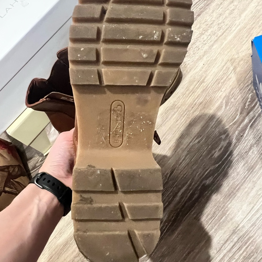 Beartrap Chelsea Bootie - Picture 4 of 6
